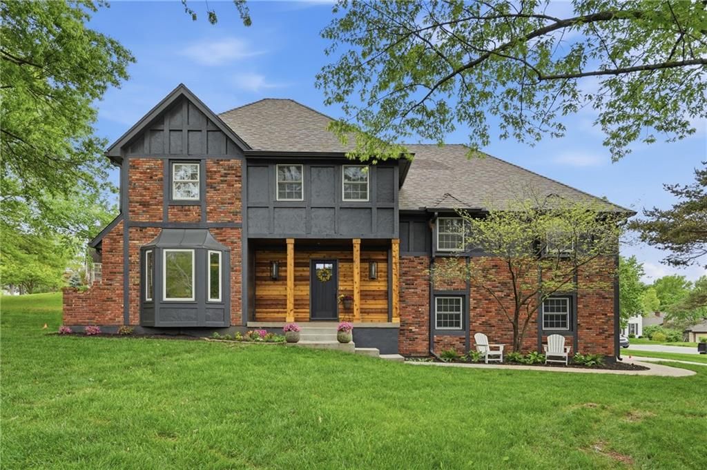 12000 Aberdeen Street, Leawood, KS 66209