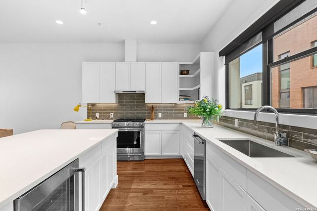 318 W Grayson St Unit 404, San Antonio, TX 78212