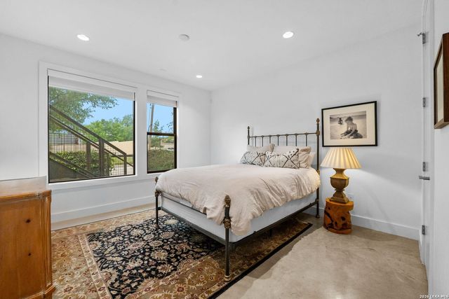 318 W Grayson St Unit 404, San Antonio, TX 78212