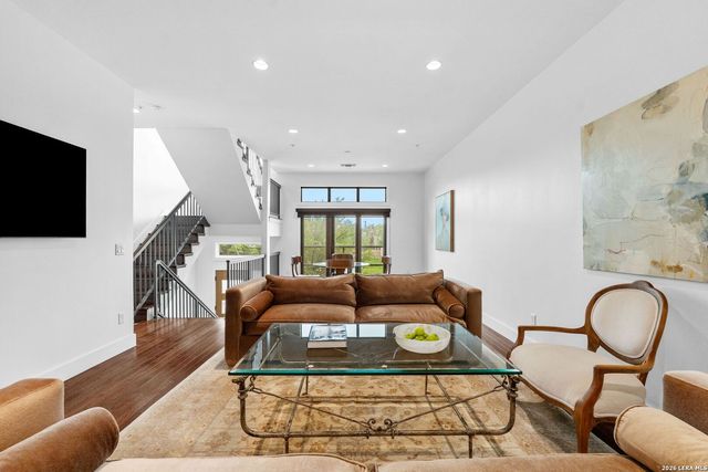 318 W Grayson St Unit 404, San Antonio, TX 78212