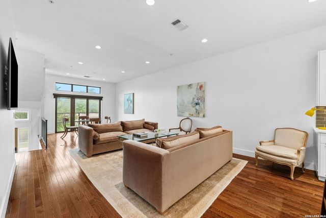 318 W Grayson St Unit 404, San Antonio, TX 78212