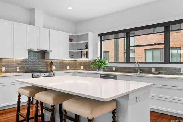 318 W Grayson St Unit 404, San Antonio, TX 78212