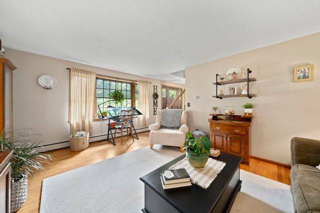 11 Leonard St, Carver, MA 02330