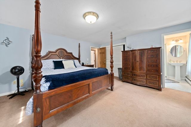 11 Leonard St, Carver, MA 02330