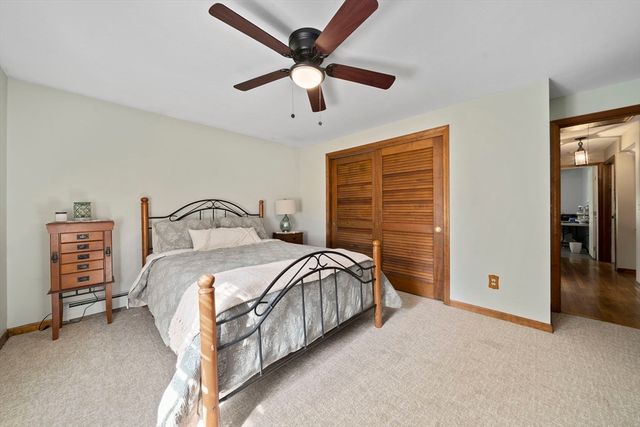 11 Leonard St, Carver, MA 02330