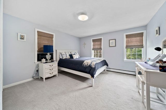 11 Leonard St, Carver, MA 02330