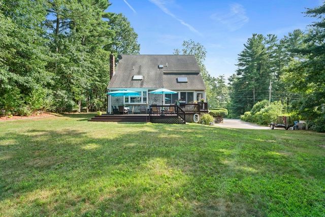 11 Leonard St, Carver, MA 02330