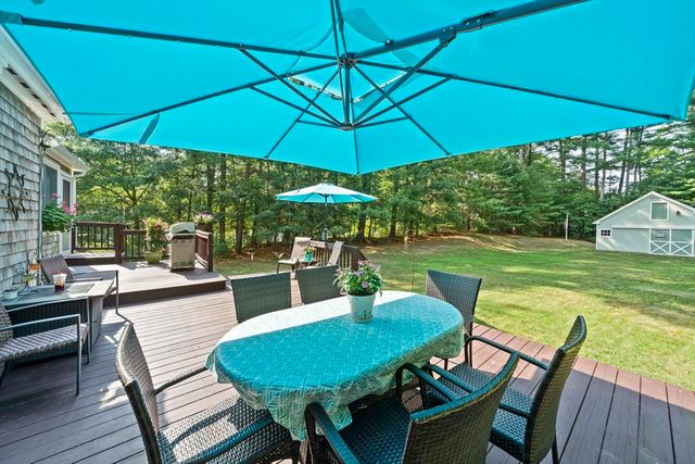 11 Leonard St, Carver, MA 02330