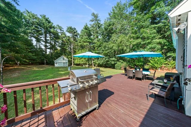 11 Leonard St, Carver, MA 02330