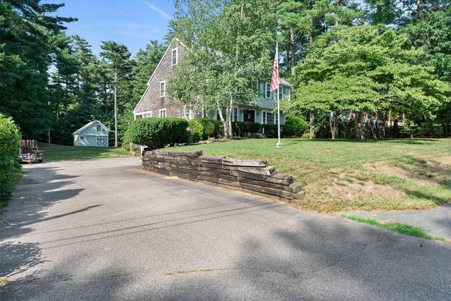 11 Leonard St, Carver, MA 02330