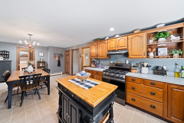 11 Leonard St, Carver, MA 02330