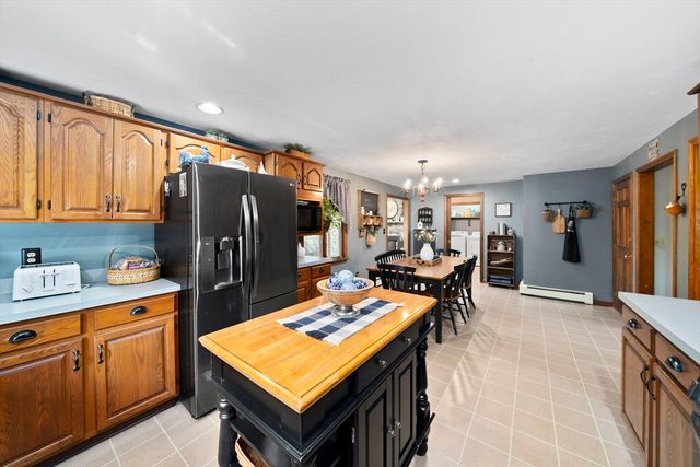 11 Leonard St, Carver, MA 02330