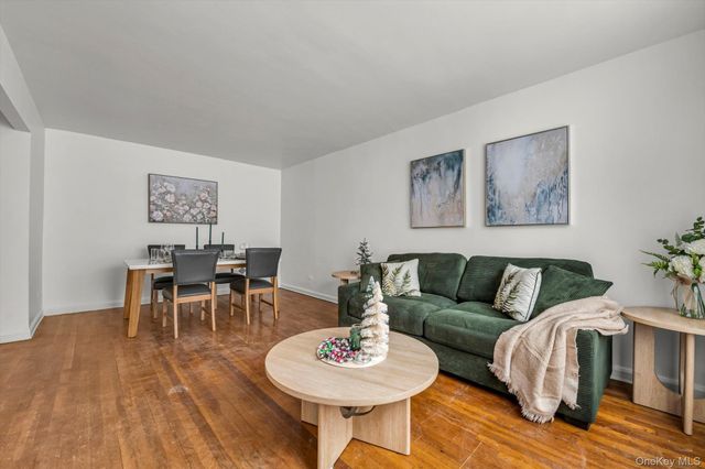 4225 80th Street 3D, Elmhurst, NY 11373