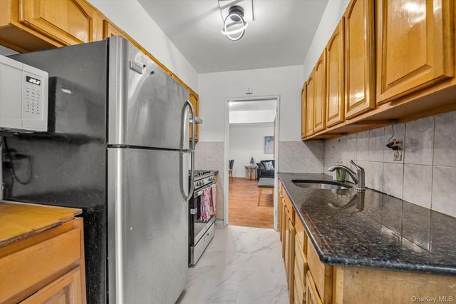4225 80th Street 3D, Elmhurst, NY 11373