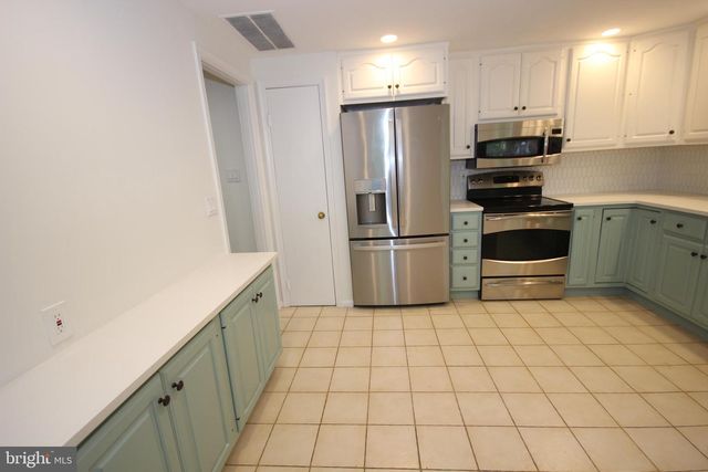 9536 WHETSTONE DR, Montgomery Village, MD 20886