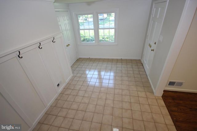 9536 WHETSTONE DR, Montgomery Village, MD 20886