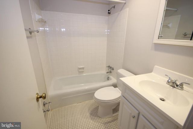 9536 WHETSTONE DR, Montgomery Village, MD 20886