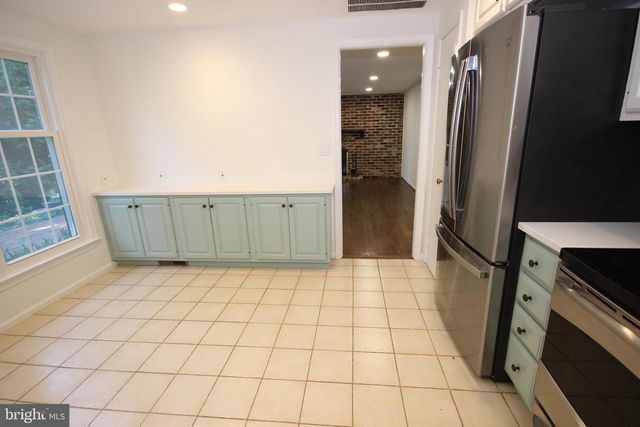 9536 WHETSTONE DR, Montgomery Village, MD 20886