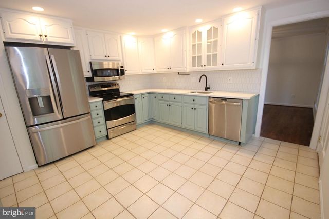 9536 WHETSTONE DR, Montgomery Village, MD 20886