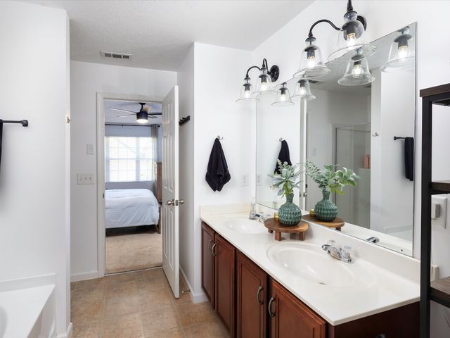 1320 Crown Point Pl, Nashville, TN 37211