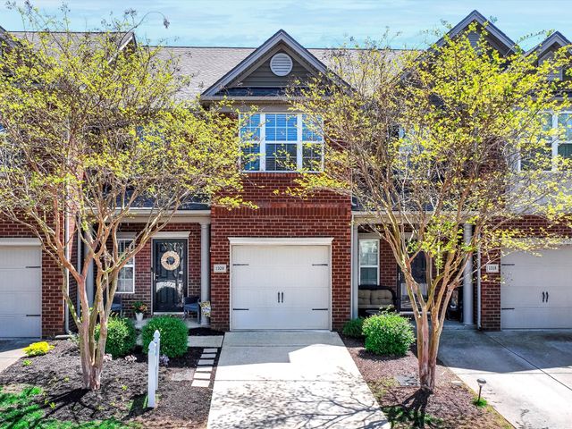 1320 Crown Point Pl, Nashville, TN 37211
