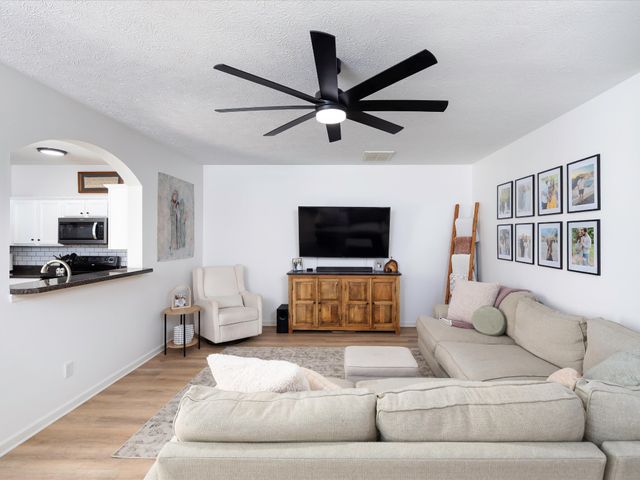 1320 Crown Point Pl, Nashville, TN 37211