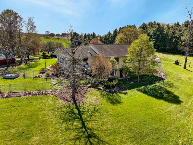 2273 Sugar River Road, Verona, WI 53593