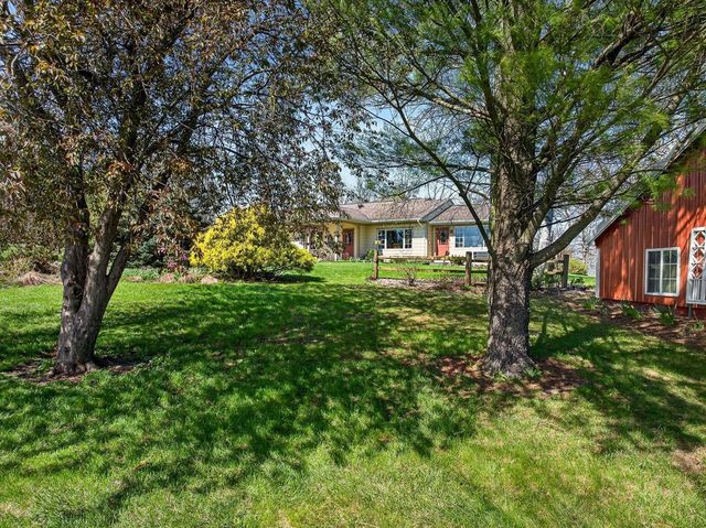 2273 Sugar River Road, Verona, WI 53593