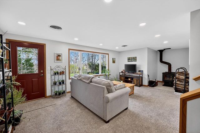 2273 Sugar River Road, Verona, WI 53593