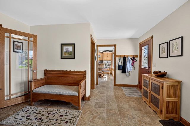 2273 Sugar River Road, Verona, WI 53593