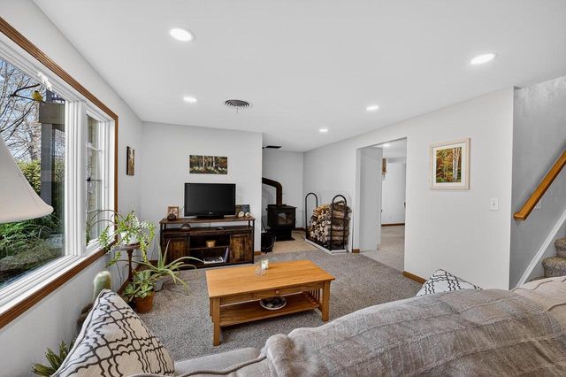2273 Sugar River Road, Verona, WI 53593