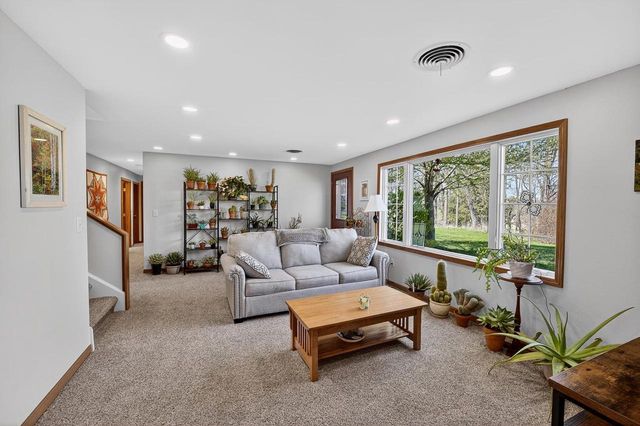 2273 Sugar River Road, Verona, WI 53593