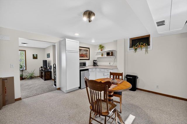 2273 Sugar River Road, Verona, WI 53593