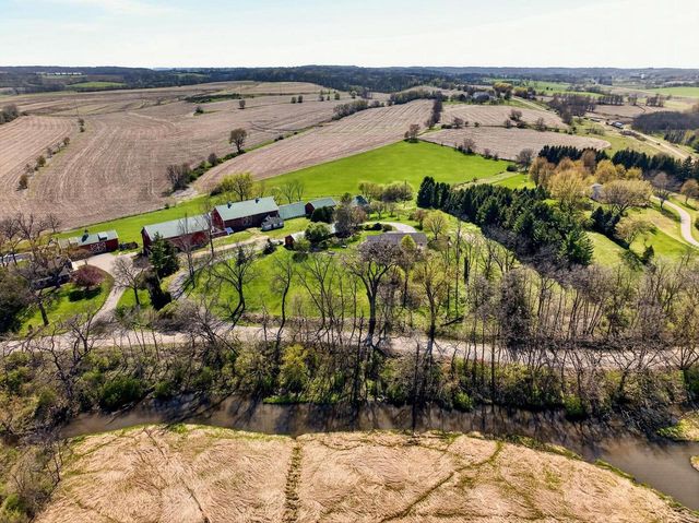 2273 Sugar River Road, Verona, WI 53593
