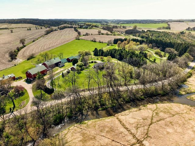 2273 Sugar River Road, Verona, WI 53593