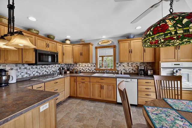 2273 Sugar River Road, Verona, WI 53593