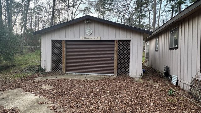 566 Governor Wood Drive, Point Blank, TX 77364