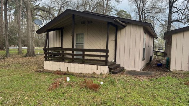 566 Governor Wood Drive, Point Blank, TX 77364