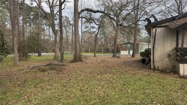 566 Governor Wood Drive, Point Blank, TX 77364