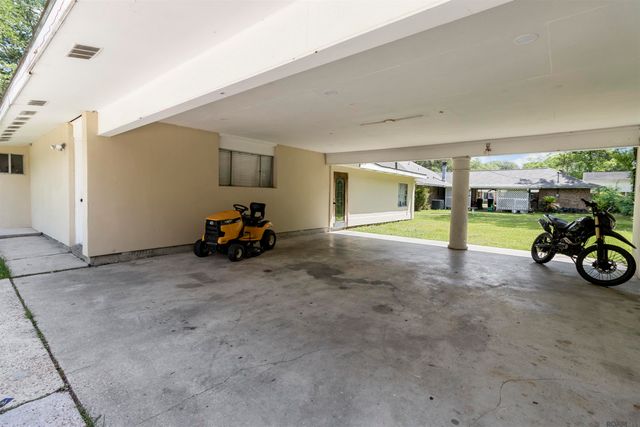 7040 Ruston Dr, Baker, LA 70714