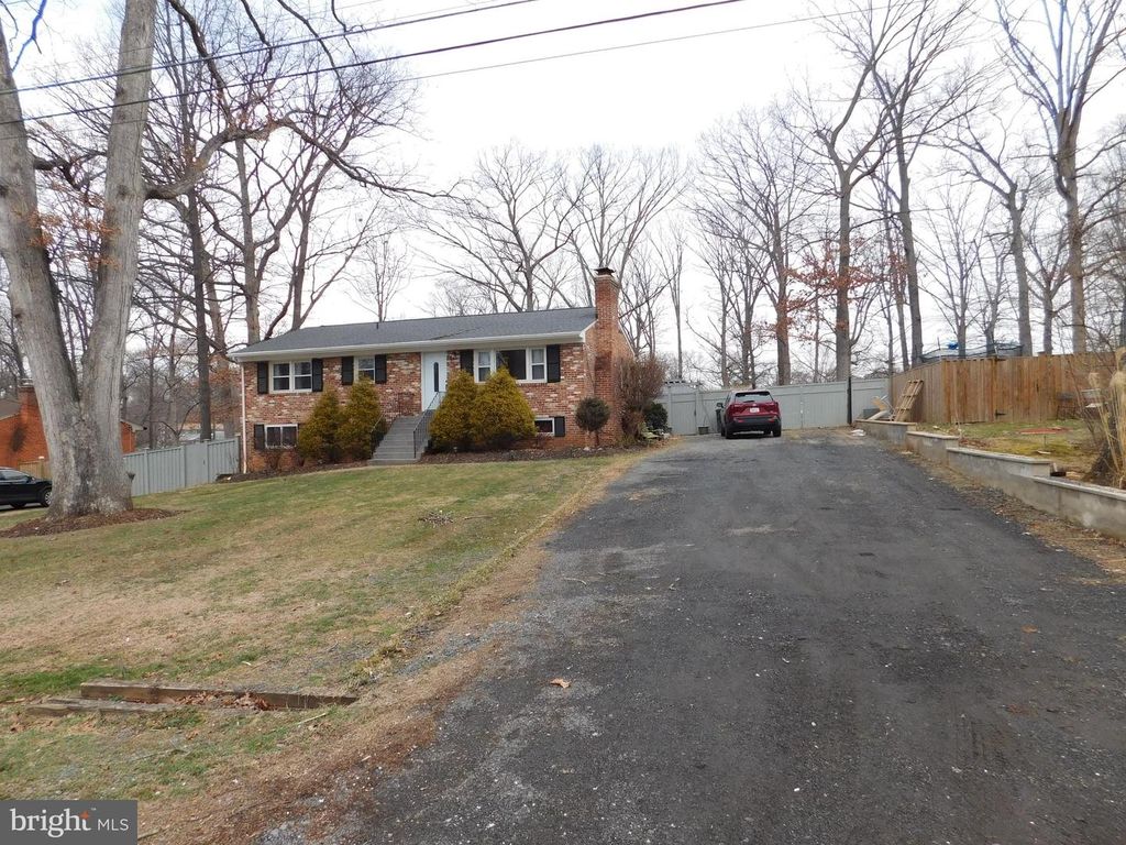 8428 AUBREY DR, Manassas, VA 20111