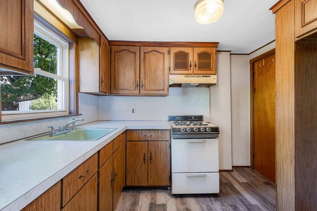 15 Regent Rd, Malden, MA 02148