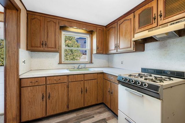 15 Regent Rd, Malden, MA 02148