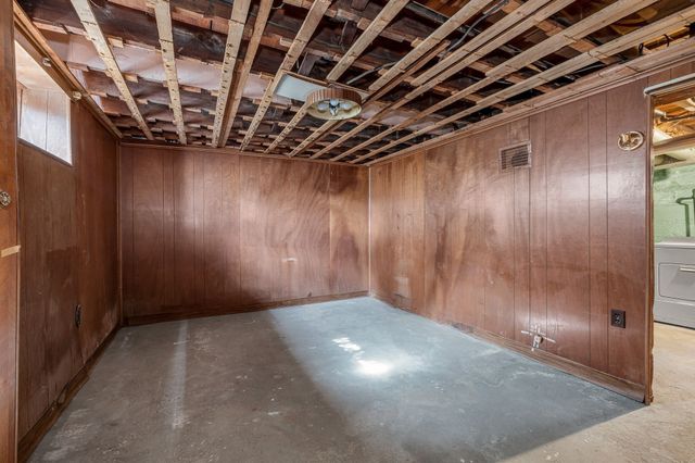 15 Regent Rd, Malden, MA 02148