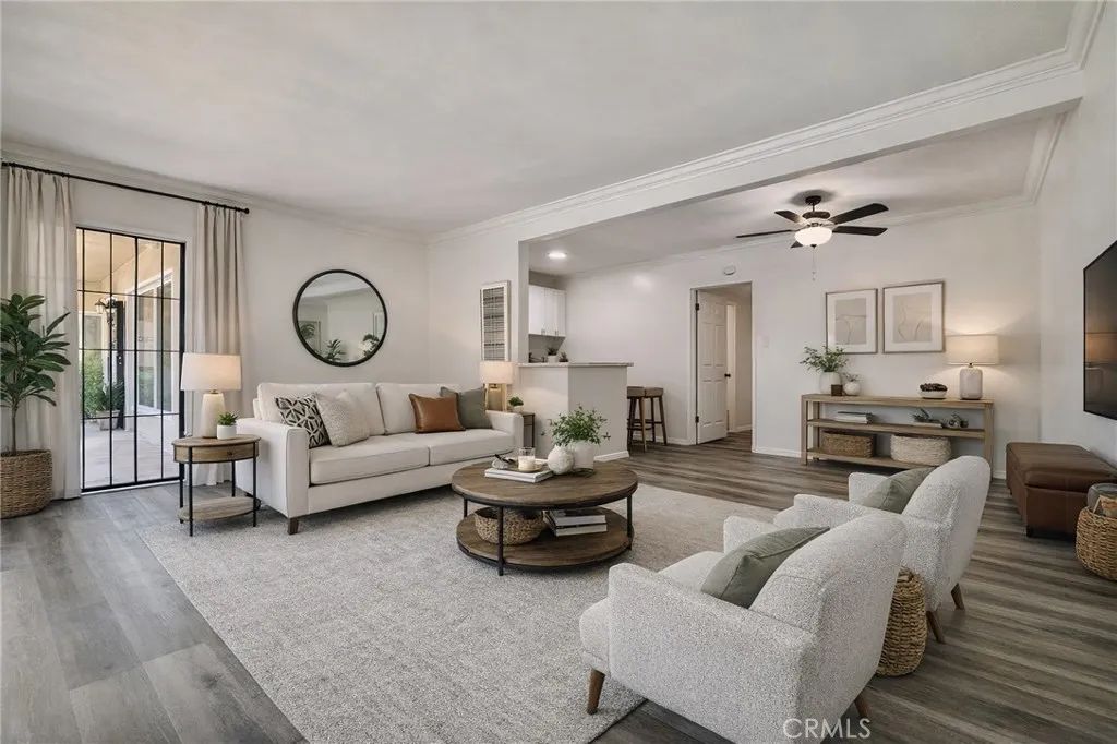 1835 W Crestwood 1, Anaheim, CA 92804