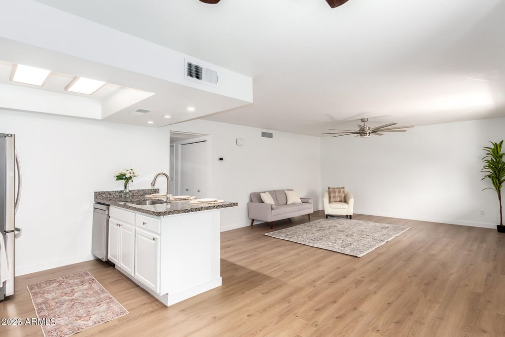 Image 8 of property listing at 1224 N 85TH Place, Scottsdale, AZ 85257