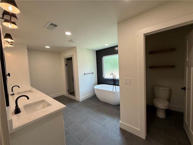 4 Francis Drive, Bella Vista, AR 72715