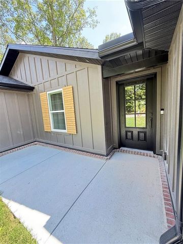 4 Francis Drive, Bella Vista, AR 72715