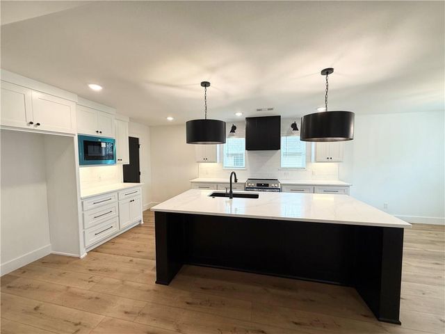 4 Francis Drive, Bella Vista, AR 72715