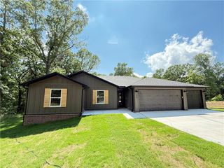 4 Francis Drive, Bella Vista, AR 72715